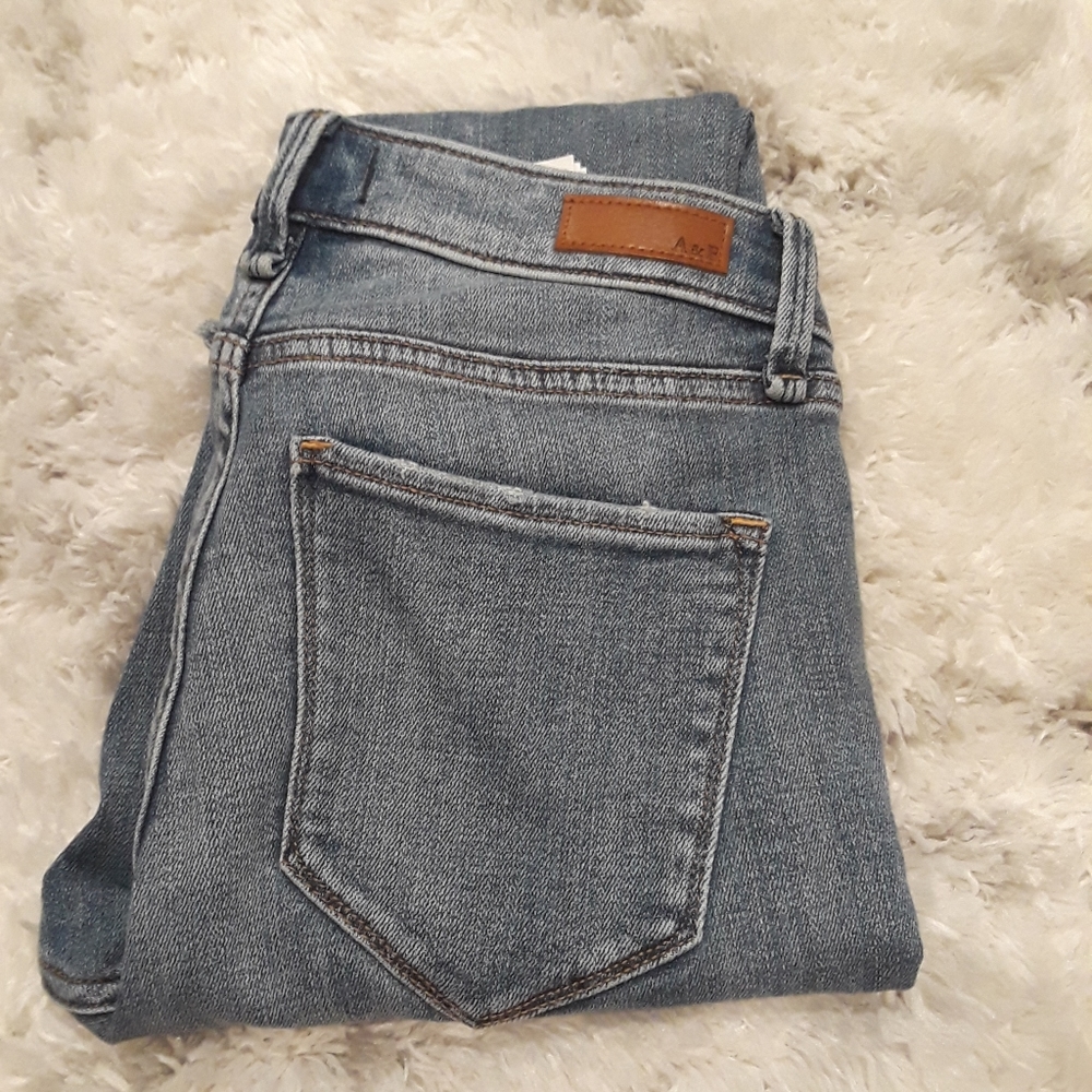 TALL NWOT Abercrombie & Fitch denim skinny jeans - Picture 2 of 3